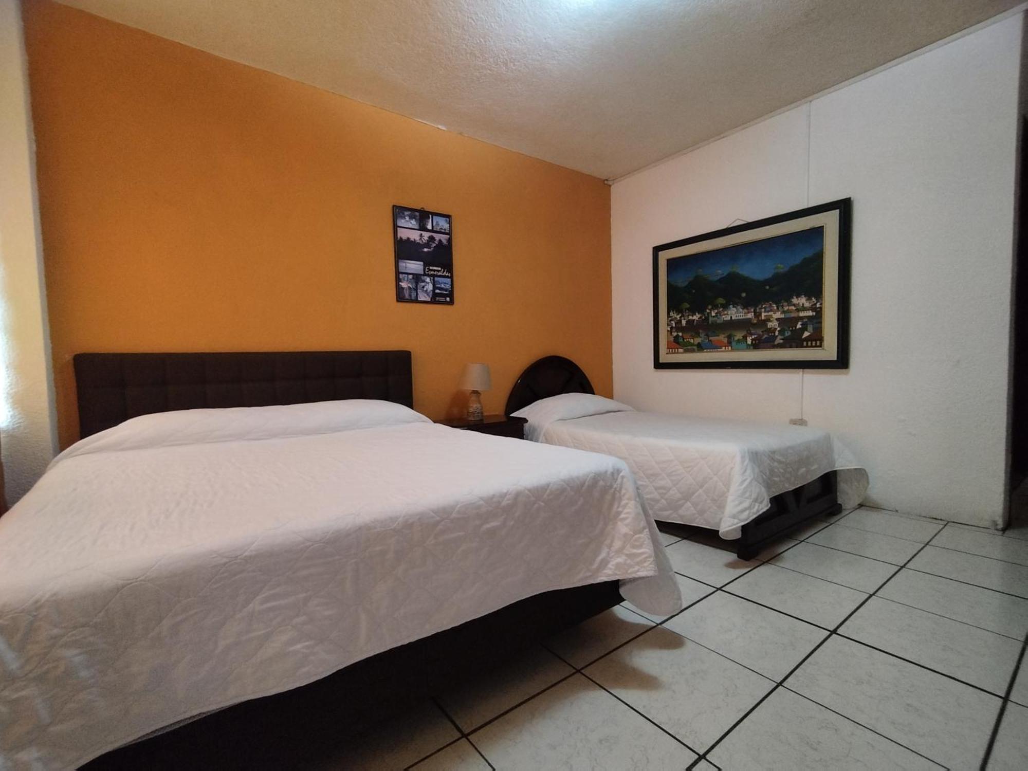 Hotel Puerta Del Sol Santo Domingo de los Colorados Eksteriør bilde