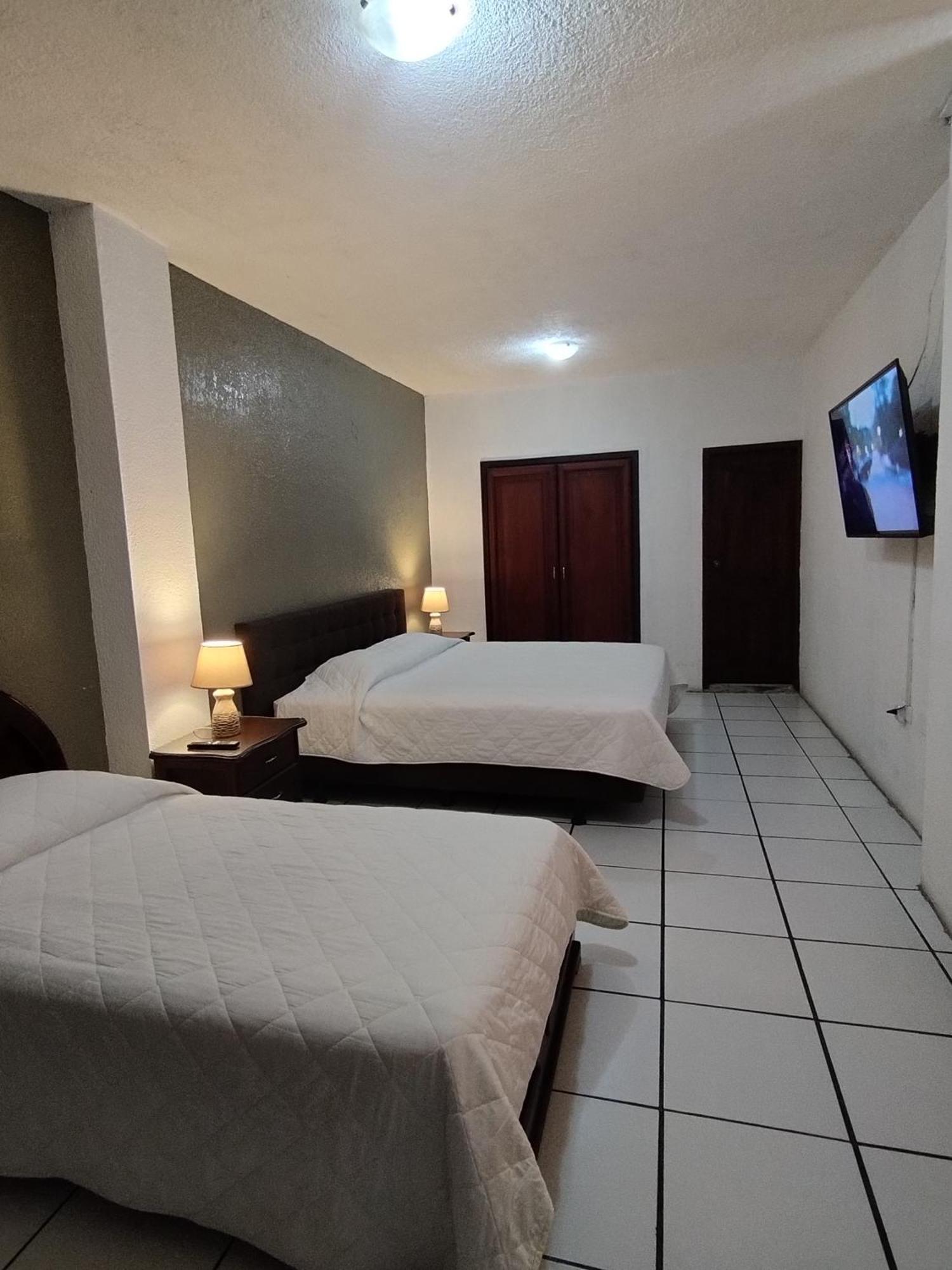 Hotel Puerta Del Sol Santo Domingo de los Colorados Eksteriør bilde