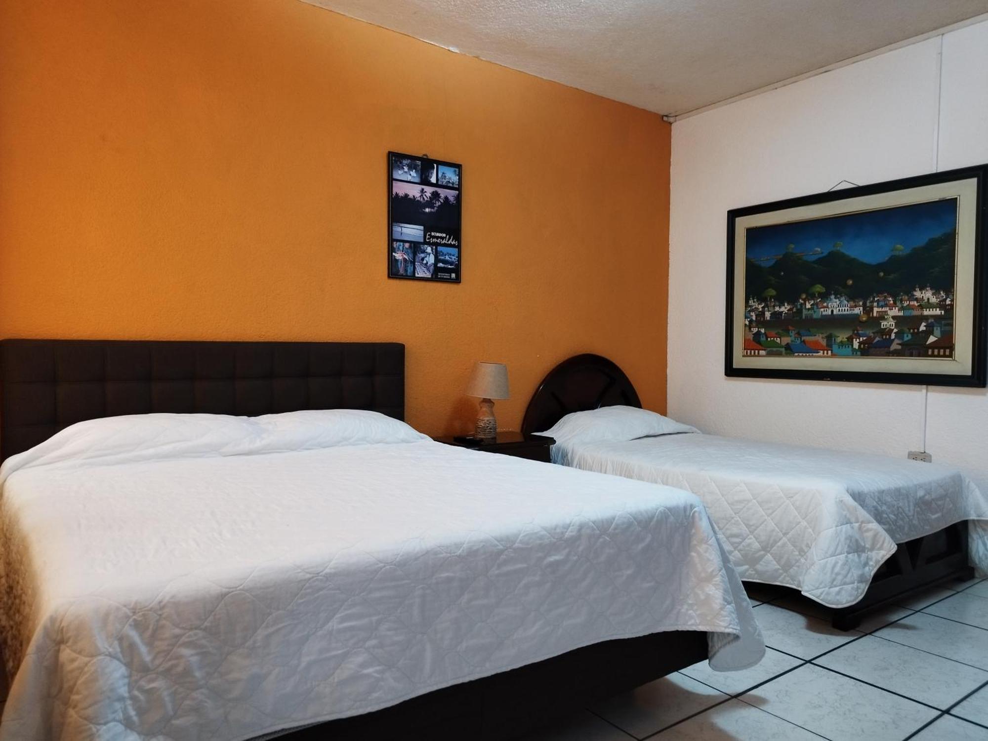 Hotel Puerta Del Sol Santo Domingo de los Colorados Eksteriør bilde