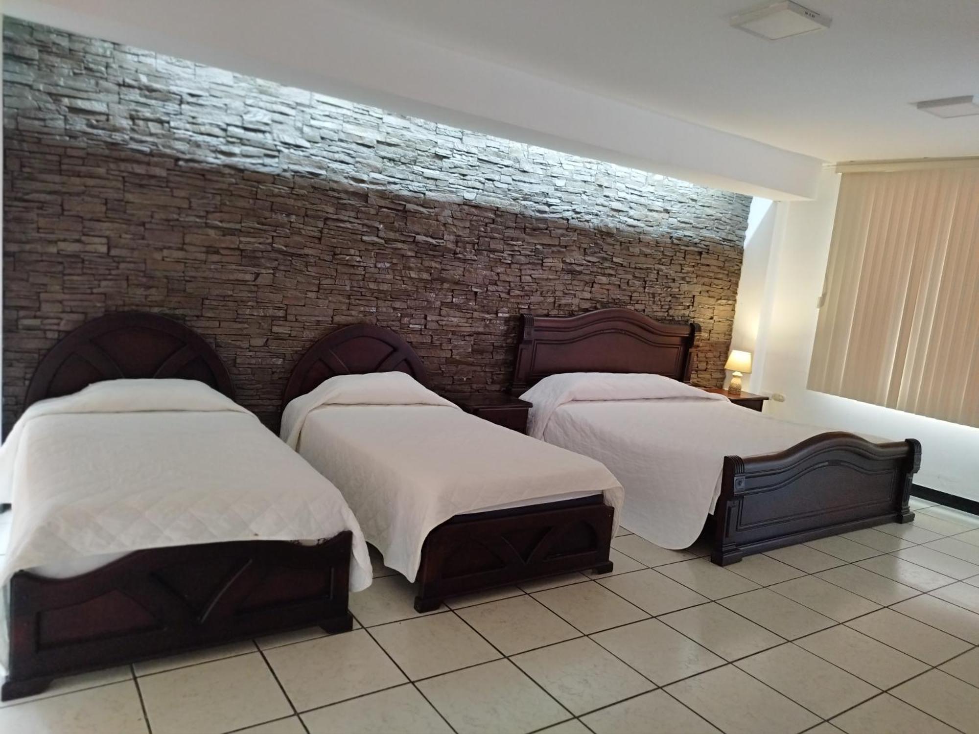 Hotel Puerta Del Sol Santo Domingo de los Colorados Eksteriør bilde
