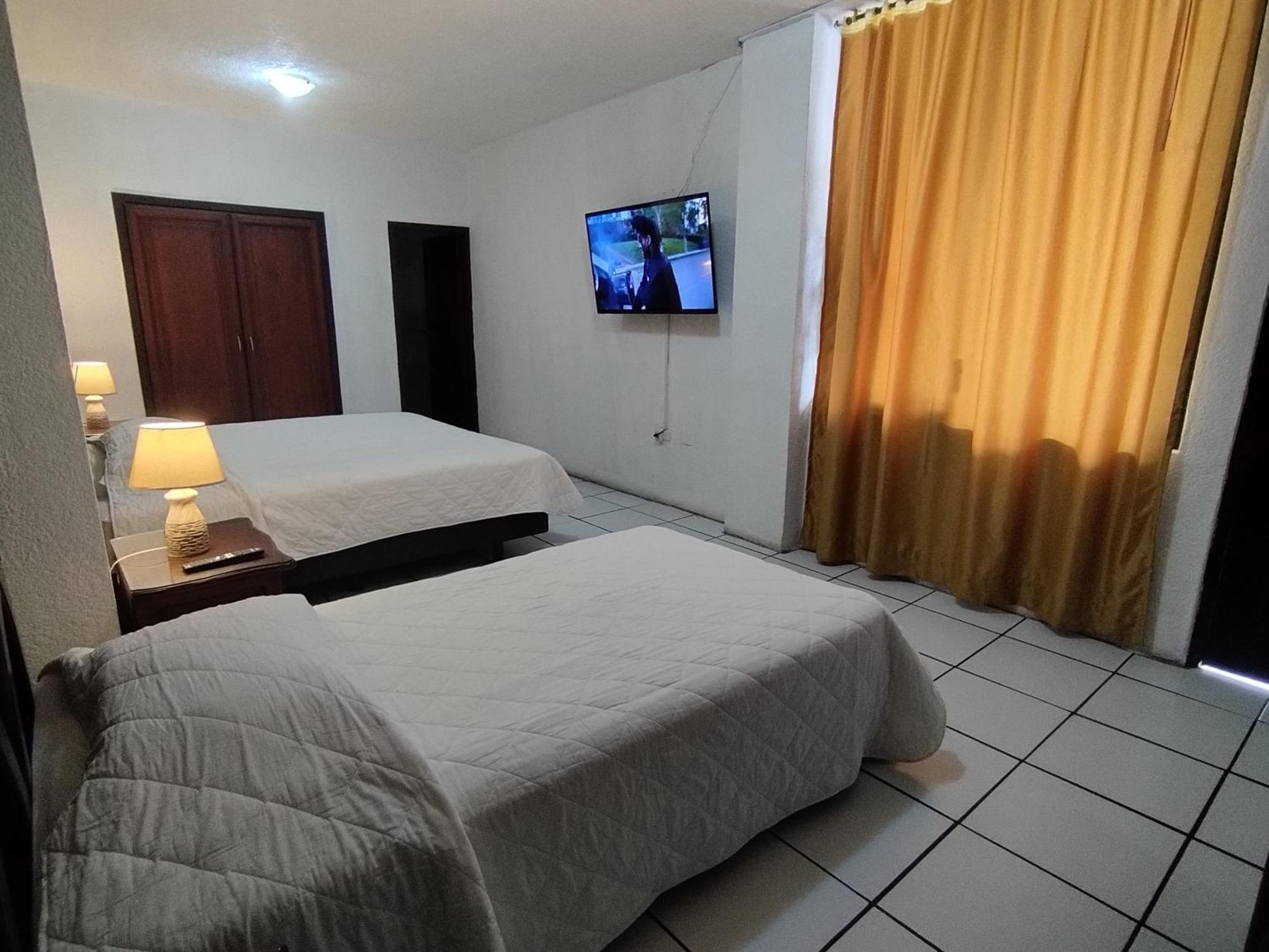 Hotel Puerta Del Sol Santo Domingo de los Colorados Eksteriør bilde