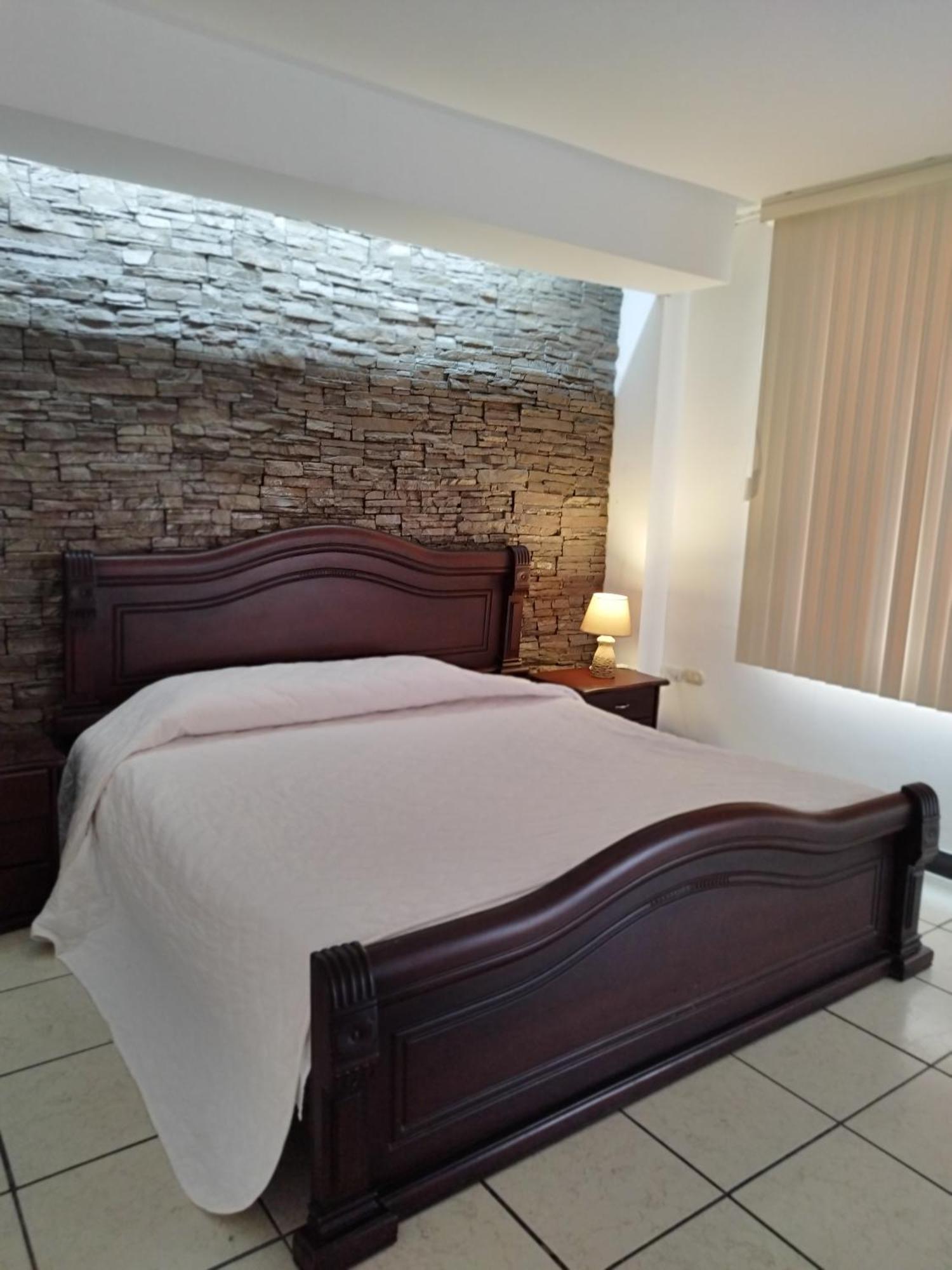 Hotel Puerta Del Sol Santo Domingo de los Colorados Eksteriør bilde