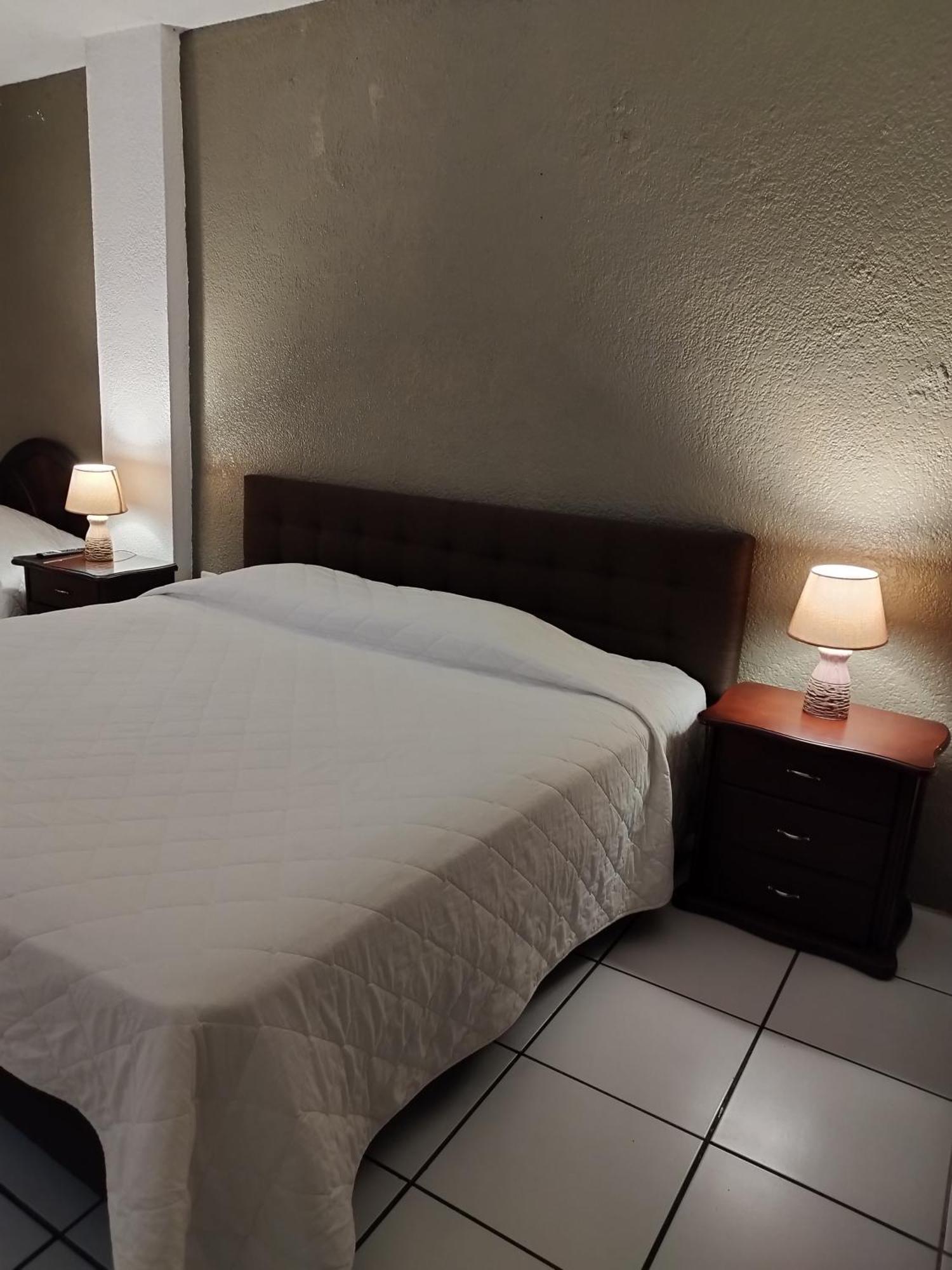 Hotel Puerta Del Sol Santo Domingo de los Colorados Eksteriør bilde