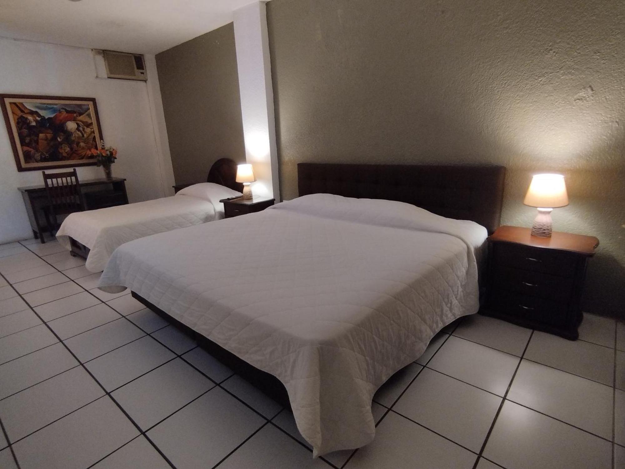 Hotel Puerta Del Sol Santo Domingo de los Colorados Eksteriør bilde