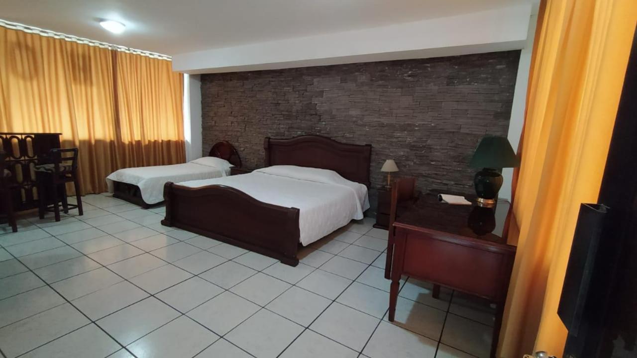 Hotel Puerta Del Sol Santo Domingo de los Colorados Eksteriør bilde