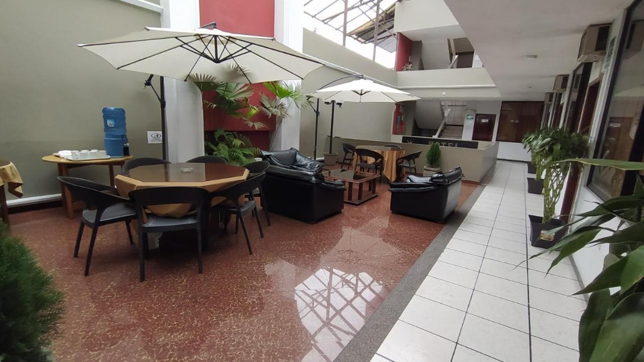 Hotel Puerta Del Sol Santo Domingo de los Colorados Eksteriør bilde