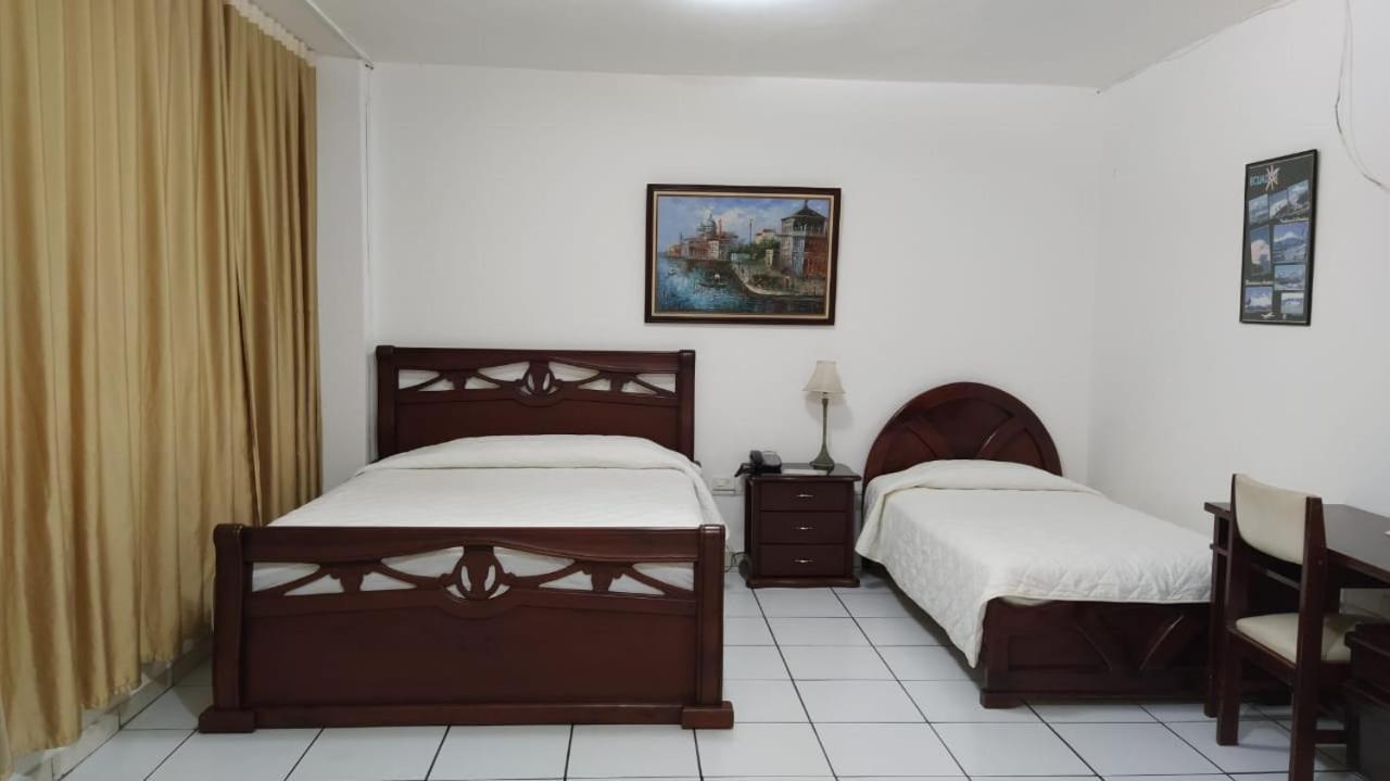 Hotel Puerta Del Sol Santo Domingo de los Colorados Eksteriør bilde