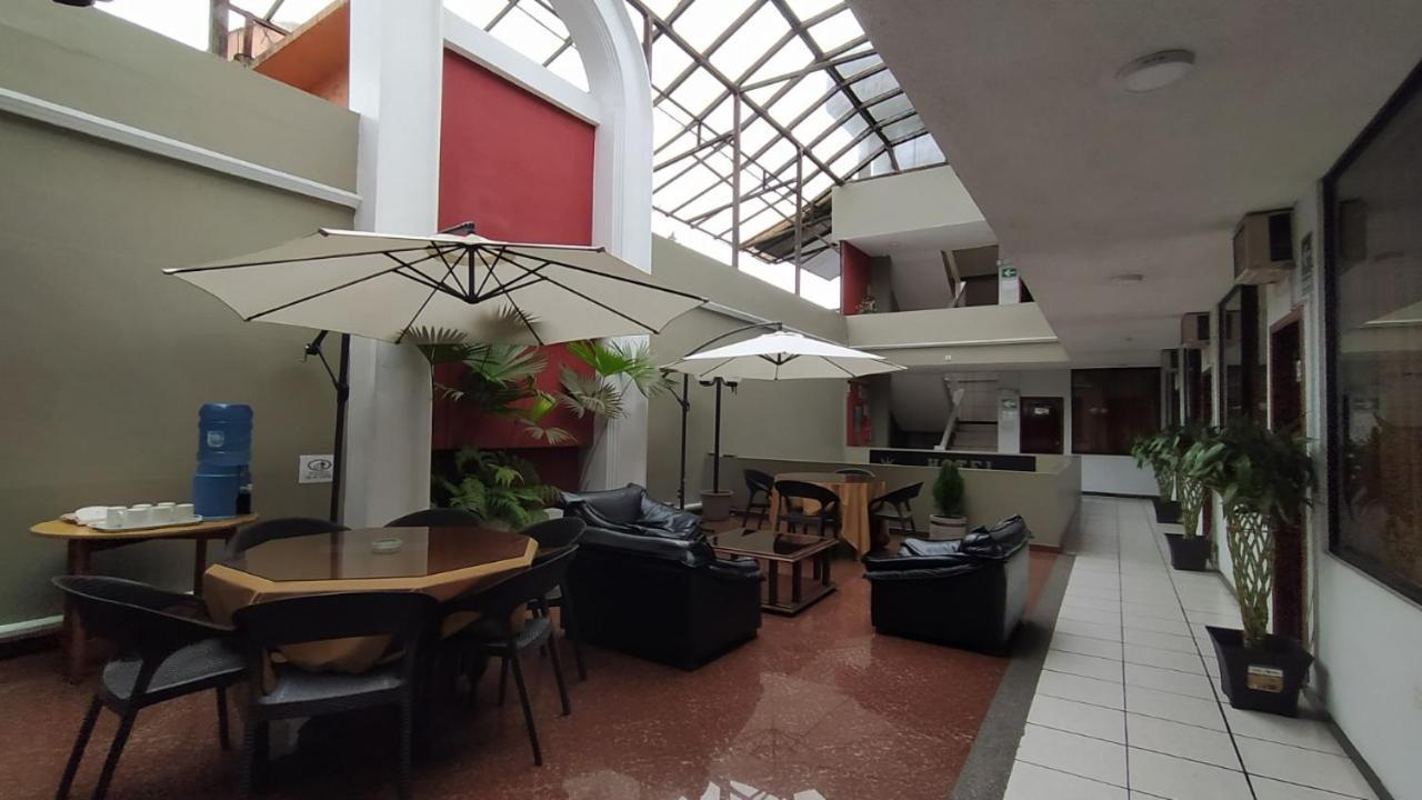 Hotel Puerta Del Sol Santo Domingo de los Colorados Eksteriør bilde