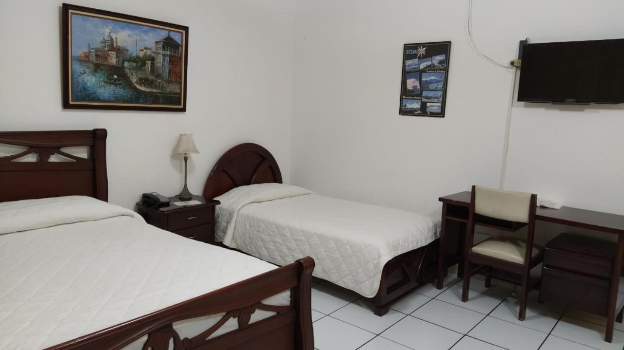 Hotel Puerta Del Sol Santo Domingo de los Colorados Eksteriør bilde